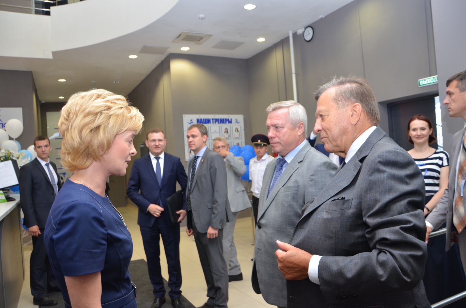 село аксай хасавюртовский район дагестан. василий голубев обход аксая. открыли бюст герою. газпром аксай спорткомплекс. гимназия 3 аксай.